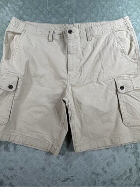 St. John's Bay Men's Cargo Shorts in Light Khaki